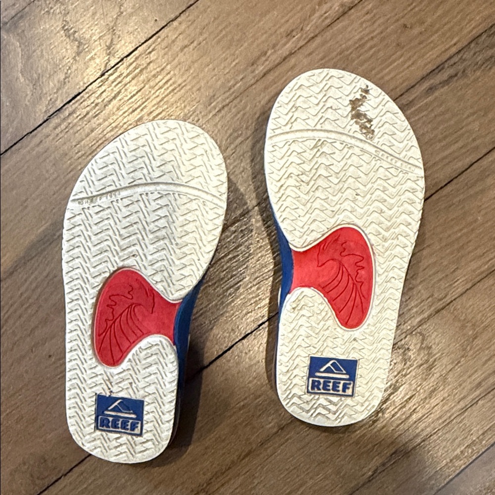 Reef Kids Red and Blue Flip Flops - Picture 5 of 7